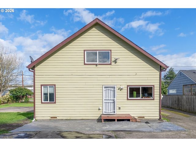1215 30TH Ave, Longview, WA 98632
