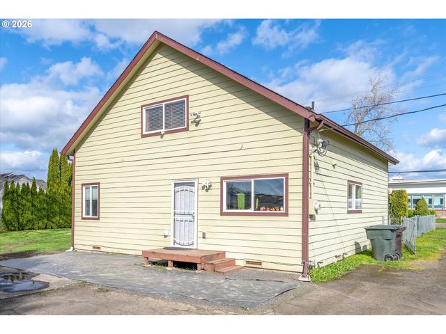 1215 30TH Ave, Longview, WA 98632