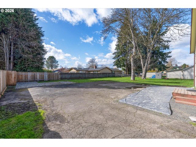 1215 30TH Ave, Longview, WA 98632
