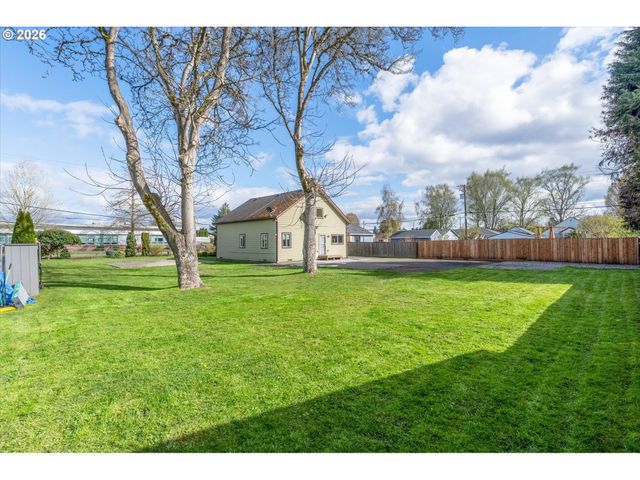 1215 30TH Ave, Longview, WA 98632
