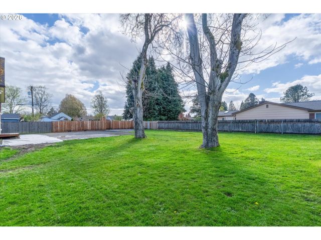 1215 30TH Ave, Longview, WA 98632