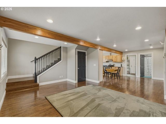 1215 30TH Ave, Longview, WA 98632