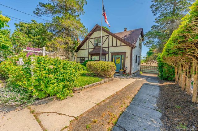 20 Hillside Avenue, Huntington, NY 11743
