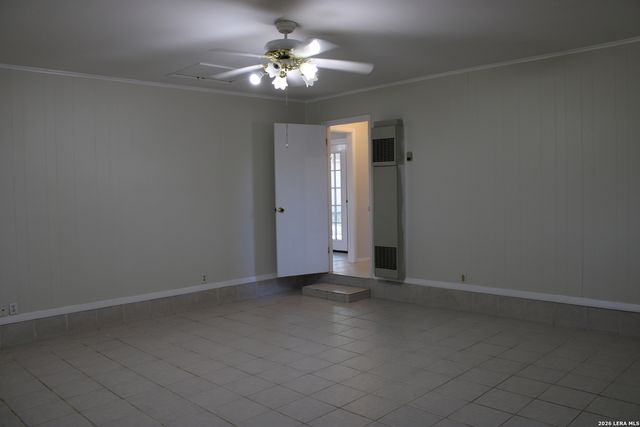 1204 W GOODWIN ST, Pleasanton, TX 78064