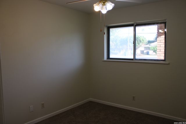1204 W GOODWIN ST, Pleasanton, TX 78064