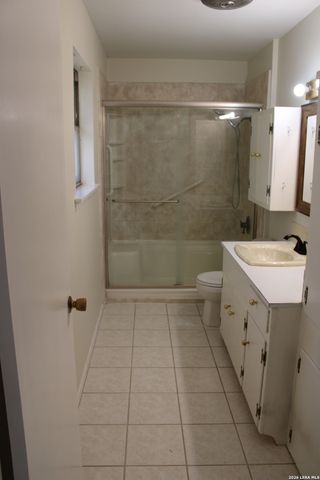 1204 W GOODWIN ST, Pleasanton, TX 78064