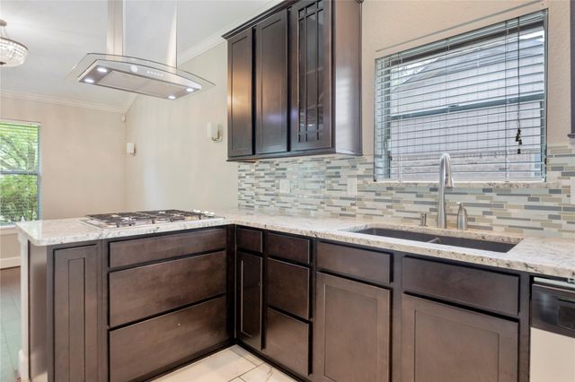 4023 Bayou Grove Drive, Seabrook, TX 77586