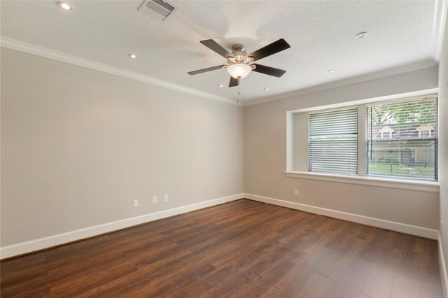 4023 Bayou Grove Drive, Seabrook, TX 77586