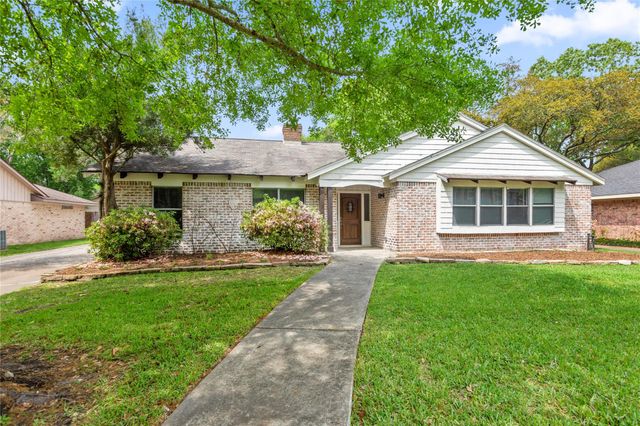 4023 Bayou Grove Drive, Seabrook, TX 77586