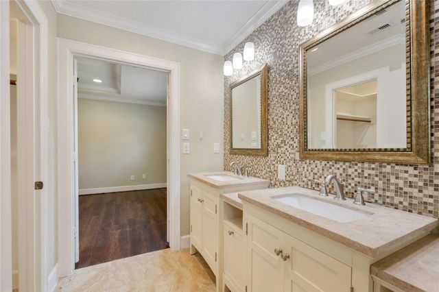 4023 Bayou Grove Drive, Seabrook, TX 77586