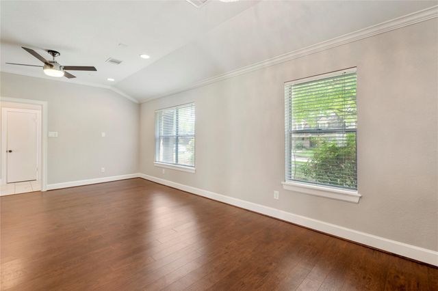 4023 Bayou Grove Drive, Seabrook, TX 77586