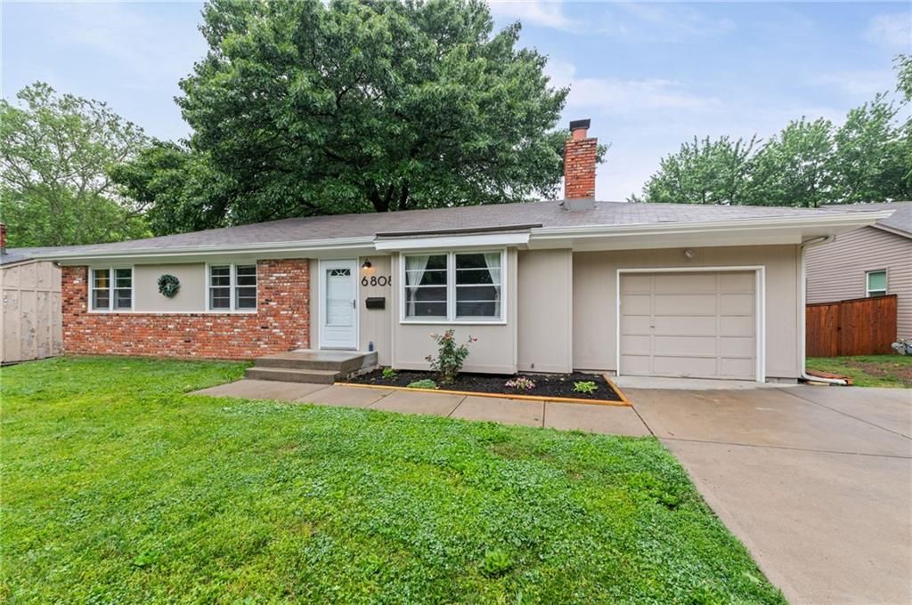 6808 Stearns Street, Shawnee, KS 66203