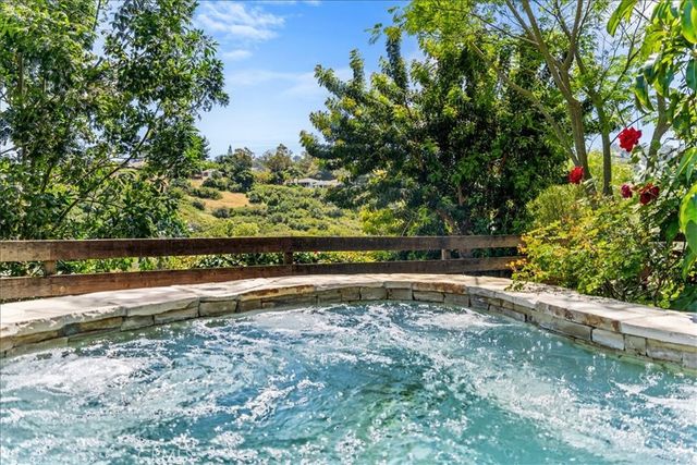 27064 Sunnyridge Road, Palos Verdes Peninsula, CA 90274
