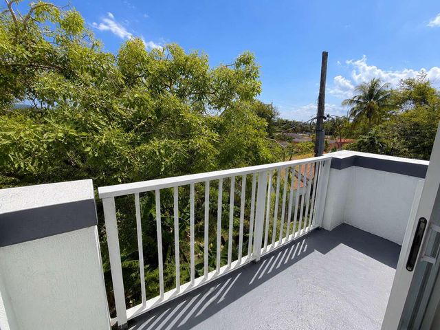 7516 NE 1 Avenue 302, Miami, FL 33138