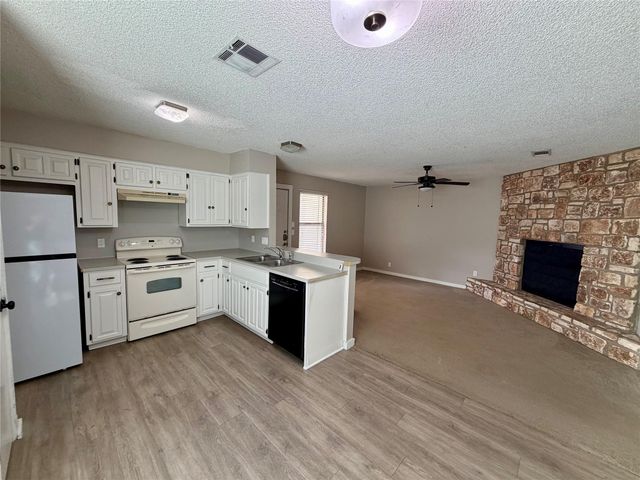 20800 Bonanza ST B, Lago Vista, TX 78645
