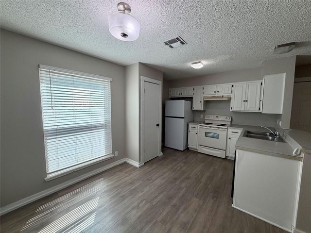 20800 Bonanza ST B, Lago Vista, TX 78645