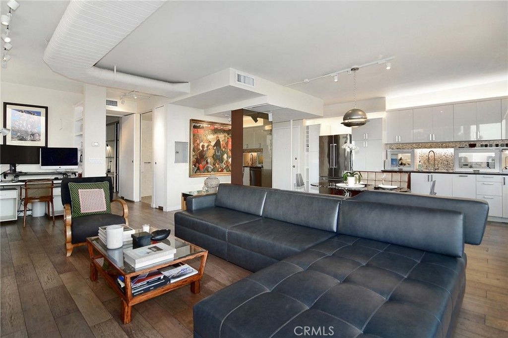 Image 11 of property listing at 4411 Los Feliz Boulevard 1007, Los Angeles, CA 90027