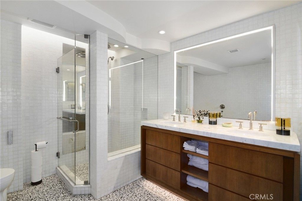 Image 23 of property listing at 4411 Los Feliz Boulevard 1007, Los Angeles, CA 90027