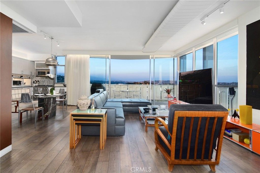 Image 6 of property listing at 4411 Los Feliz Boulevard 1007, Los Angeles, CA 90027