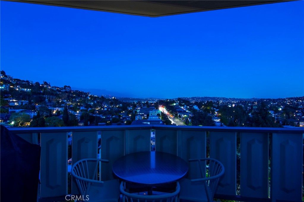 Image 9 of property listing at 4411 Los Feliz Boulevard 1007, Los Angeles, CA 90027