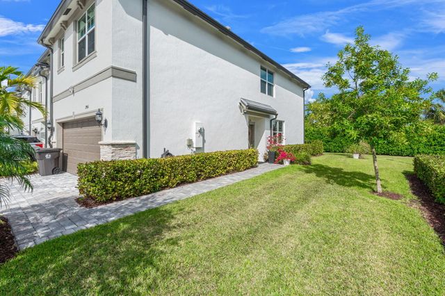 2906 Olivia Avenue, Lauderdale Lakes, FL 33311