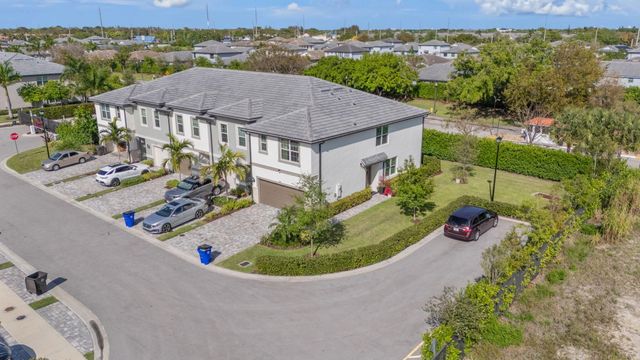 2906 Olivia Avenue, Lauderdale Lakes, FL 33311