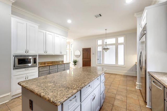 5519 Newcastle Street, Bellaire, TX 77401