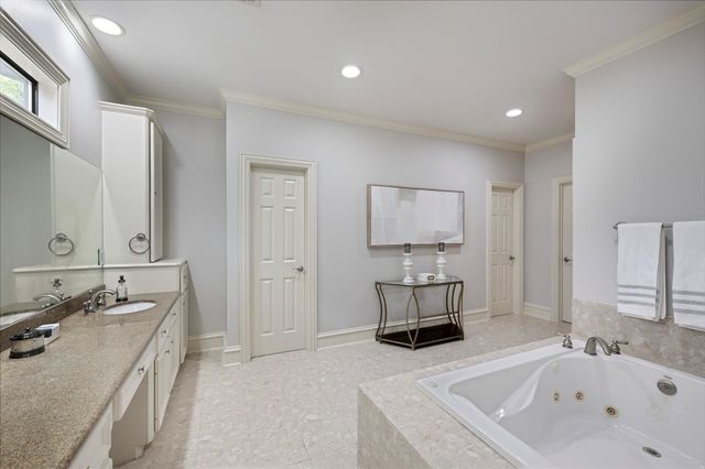 5519 Newcastle Street, Bellaire, TX 77401