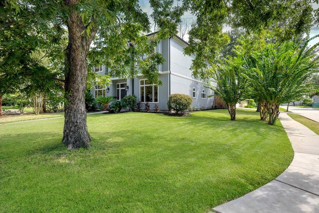 5519 Newcastle Street, Bellaire, TX 77401