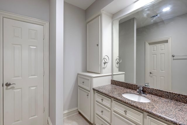 5519 Newcastle Street, Bellaire, TX 77401