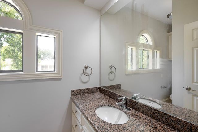 5519 Newcastle Street, Bellaire, TX 77401