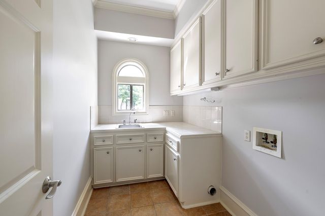 5519 Newcastle Street, Bellaire, TX 77401