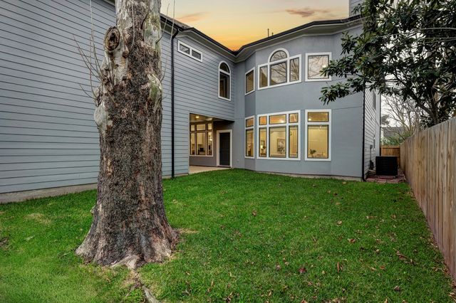 5519 Newcastle Street, Bellaire, TX 77401