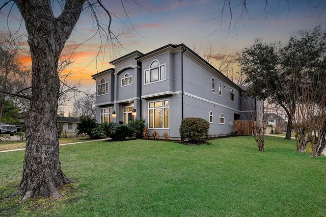 5519 Newcastle Street, Bellaire, TX 77401