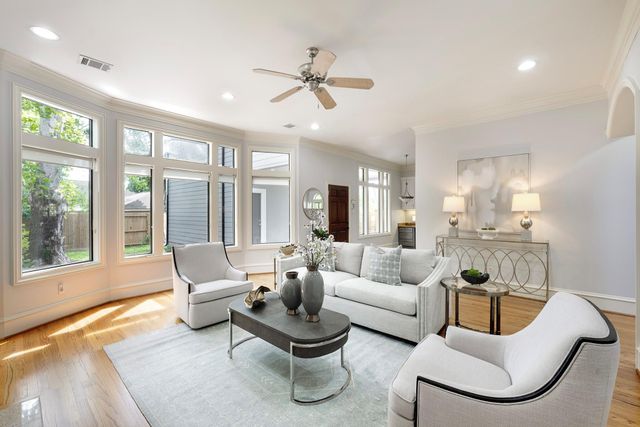 5519 Newcastle Street, Bellaire, TX 77401