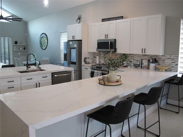 5285 NW 112th Terrace -, Coral Springs, FL 33076