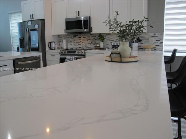 5285 NW 112th Terrace -, Coral Springs, FL 33076