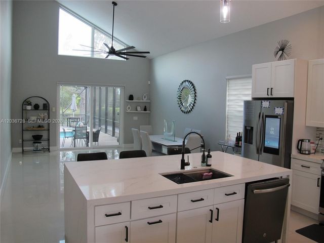 5285 NW 112th Terrace -, Coral Springs, FL 33076