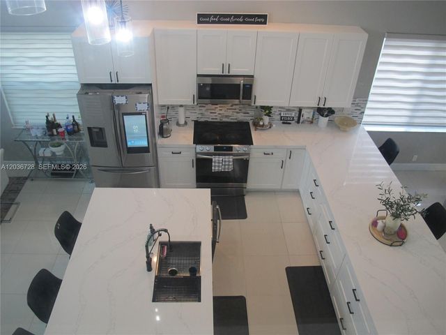 5285 NW 112th Terrace -, Coral Springs, FL 33076