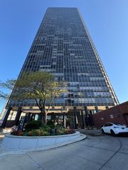 5415 N Sheridan Road 2904, Chicago, IL 60640