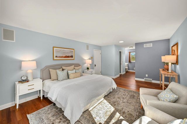 2626 W Ranch ROAD, Mequon, WI 53092
