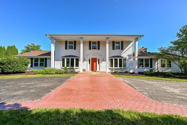 2626 W Ranch ROAD, Mequon, WI 53092