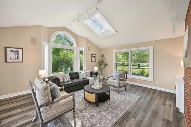 2626 W Ranch ROAD, Mequon, WI 53092