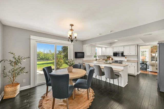 2626 W Ranch ROAD, Mequon, WI 53092
