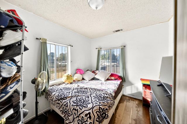 2522 E Grant Avenue, Fresno, CA 93701