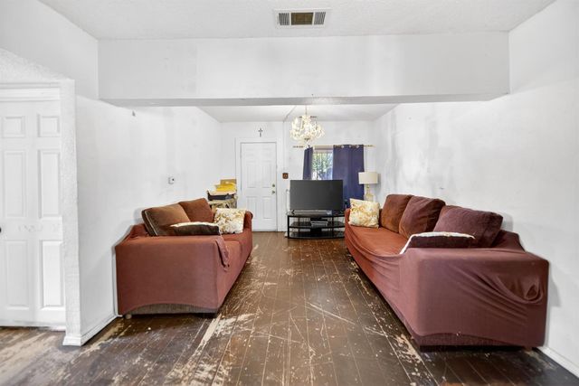 2522 E Grant Avenue, Fresno, CA 93701