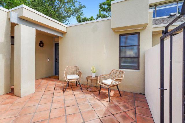 2383 LAKESIDE MEWS D3, Sarasota, FL 34235