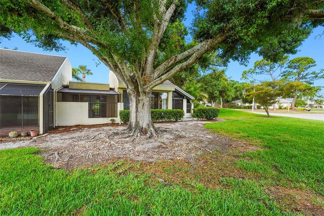 2383 LAKESIDE MEWS D3, Sarasota, FL 34235