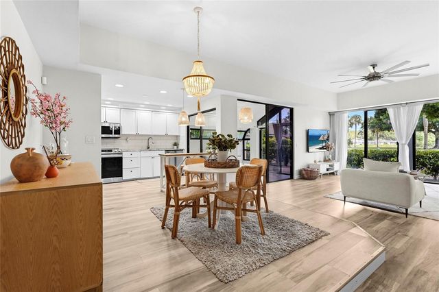 2383 LAKESIDE MEWS D3, Sarasota, FL 34235