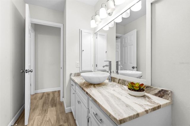 2383 LAKESIDE MEWS D3, Sarasota, FL 34235